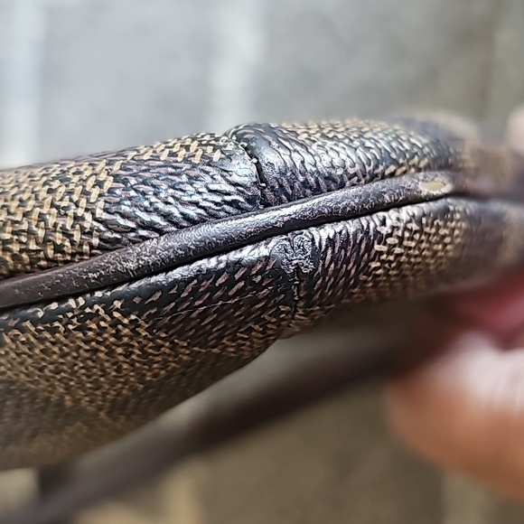 Louis Vuitton Bloomsbury Damier Ebene Crossbody Shoulder Bag - Picture 7 of 17